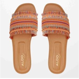 NWT/ SZ 7 / Flat Sandal /Aldo Shoes